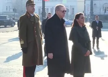 Cumhurbaşkanı Erdoğan, resmi törenle karşılandı