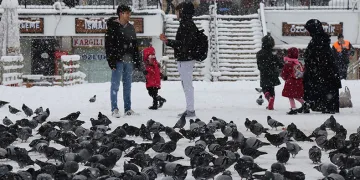 Vatandaşlar kışın tadını çıkardı