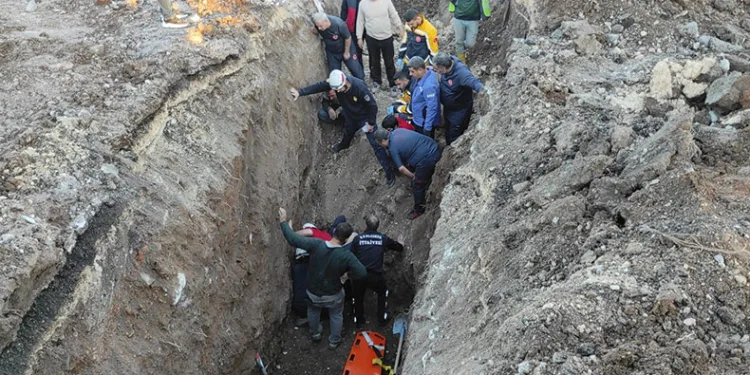 Kanal çalışması sırasında işçi göçük altında kaldı