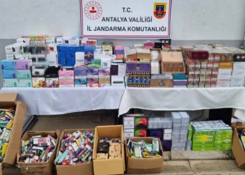 Antalya’da kaçak sigara operasyonu