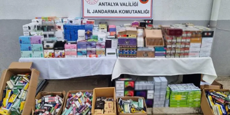 Antalya’da kaçak sigara operasyonu