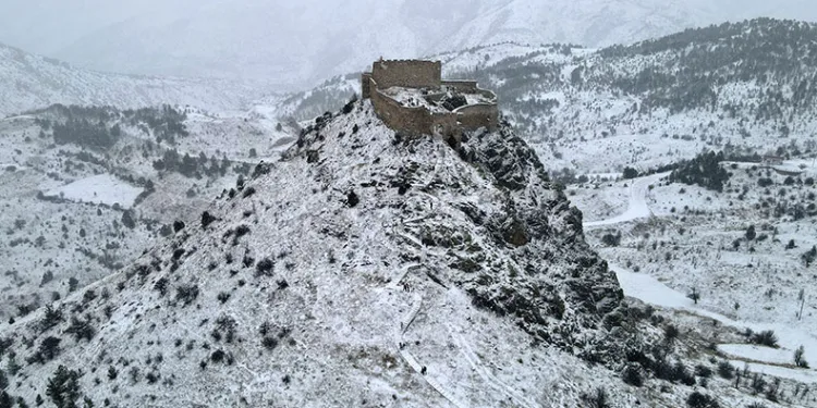 Doğu Karadeniz’in görkemli kalesine doğa yürüyüşü