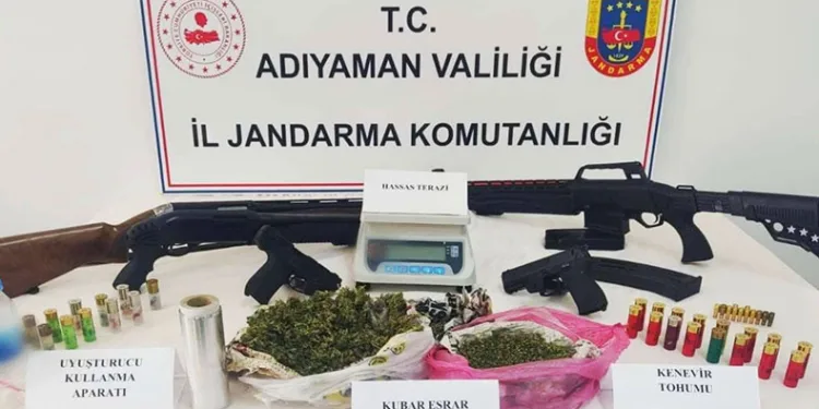 Jandarmadan 2 adrese operasyon