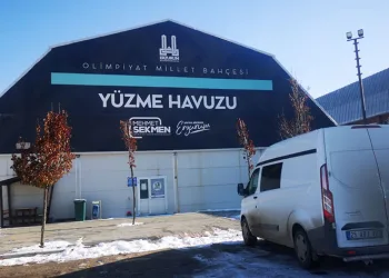 Yüzme havuzunda boğularak hayatını kaybetti