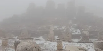 Nemrut Dağı sisin etkisine girdi