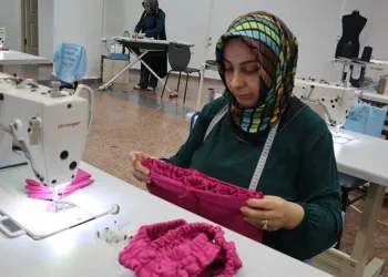 Dikiş makineleri Gazze için çalıştı