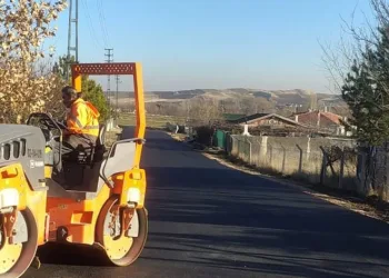 Pursaklar Belediyesi yolları yeniliyor