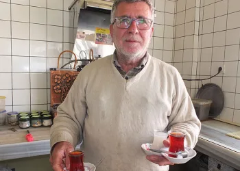 Burhaniye’de kahvehanelerde hasat yoğunluğu