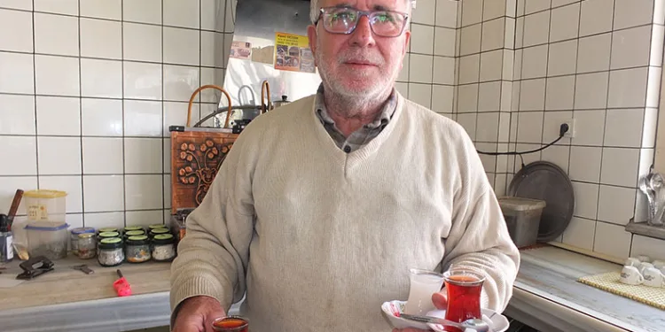 Burhaniye’de kahvehanelerde hasat yoğunluğu