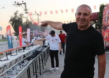 Adanalı kebapçı İstanbul’da 34 metrelik kebap yapacak