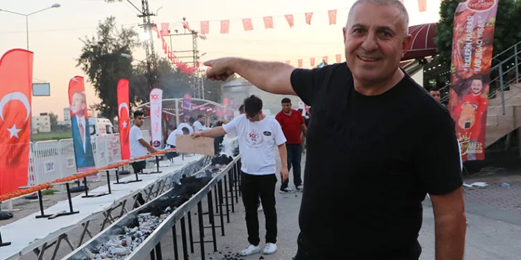 Adanalı kebapçı İstanbul’da 34 metrelik kebap yapacak