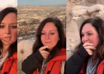 Ezan sesini duyunca göz yaşı döktü