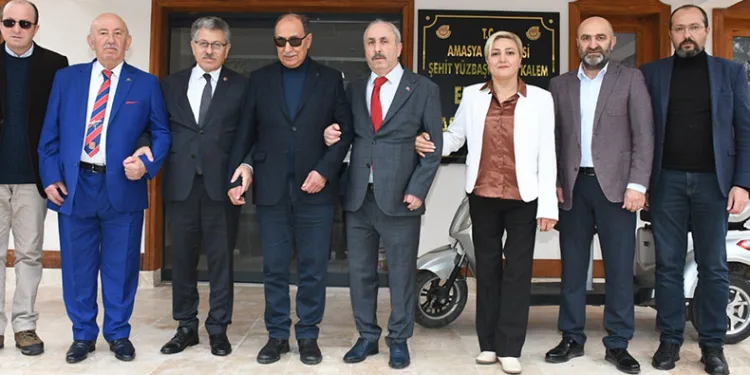 “Her adımda yanlarında olmak hepimizin görevi”