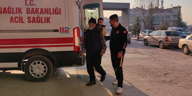 Ailecek yedikleri mantardan zehirlendiler