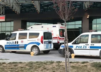 Kadın öğretmen kadın veli tarafından darp edildi
