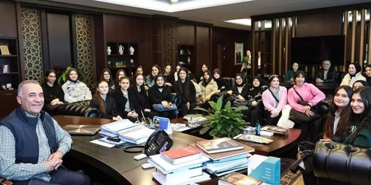 Sultangazi’de her şey gençler için