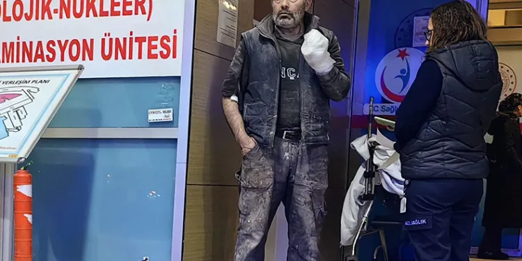 Elini makineye kaptıran işçinin parmakları koptu