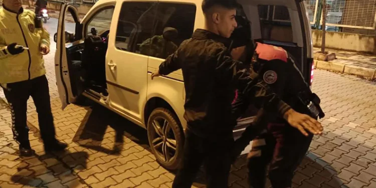 Balıkesir’de polis 25 aranan şahsı yakaladı
