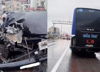 Yalova’da otomobil otobüse arkadan çarptı