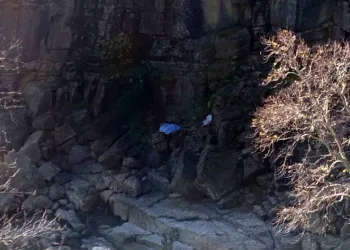 Fotoğraf çekerken 50 metrelik kanyondan düştü