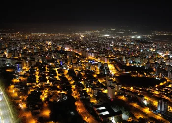 Batısı ışıl ışıl, doğusu karanlık