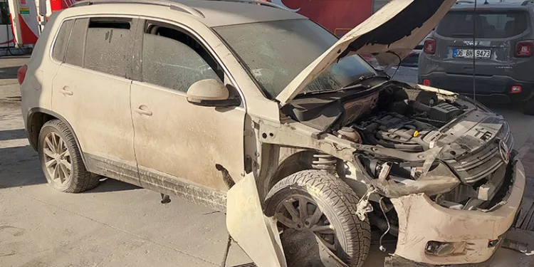 Araç akaryakıt istasyonuna daldı, faciadan dönüldü