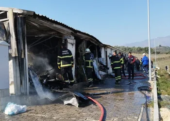 Hatay’da prefabrik evlerde yangın