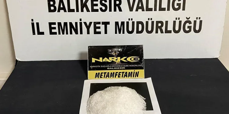 Uyuşturucuları turşu bidonuna zulalamış