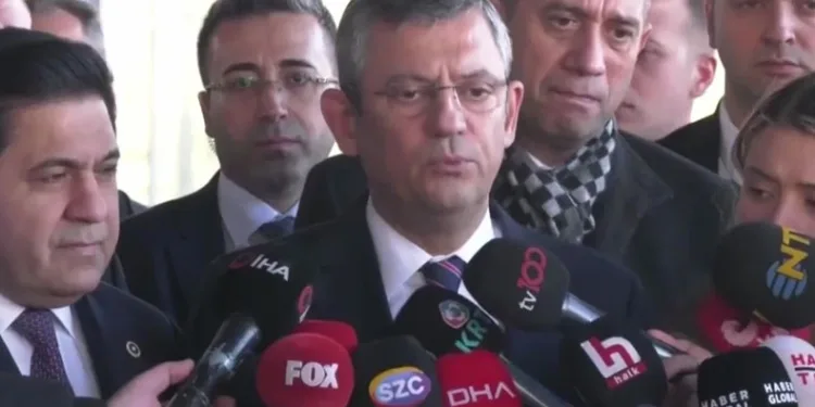 Özel, Hasan Bitmez’i ziyaret etti