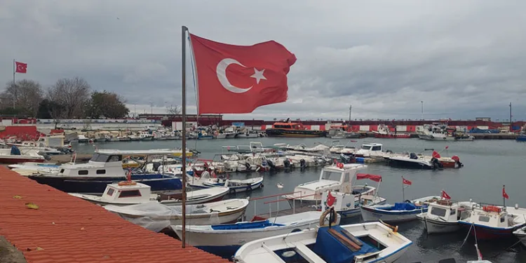 Marmara Denizi ulaşımına poyraz engeli