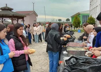 Öğrenciler hamsiye doydu