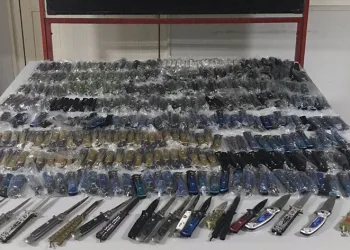 Suç aleti bıçakları internetten satışa koymuş
