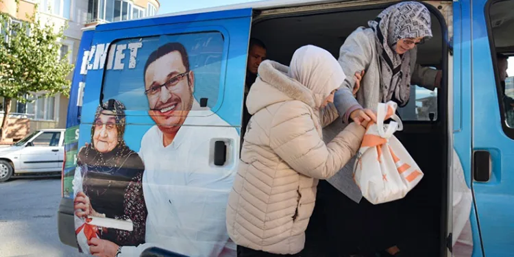 Mustafakemalpaşa Belediyesi on binlerce insana dokundu