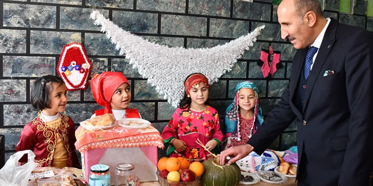 Öğrencilerden yerli malı kutlaması