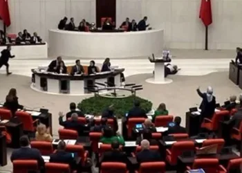 Milletvekili kürsüde bayıldı