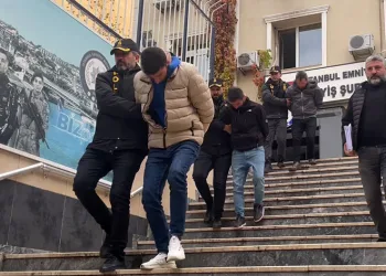 İstanbul’da otomobil hırsızları kamerada