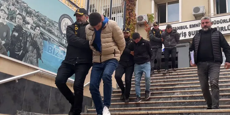 İstanbul’da otomobil hırsızları kamerada