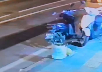 Kuyumcuya yapılan silahlı saldırı kamerada