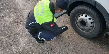 Jandarmadan kış lastiği denetimi