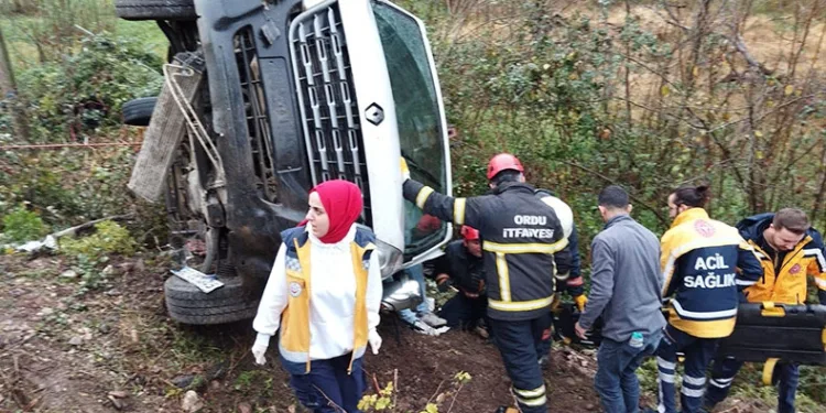 Ordu’da kamyonet devrildi