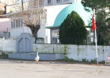 Ezan okununca bu camiye gidiyor