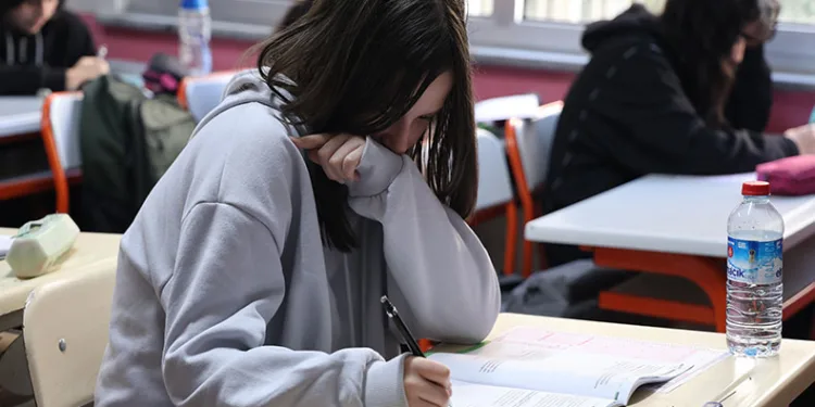 Çocuğunuza ‘yaramaz’ deyip geçmeyin