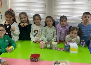 Miniklerden Filistin’e anlamlı bağış