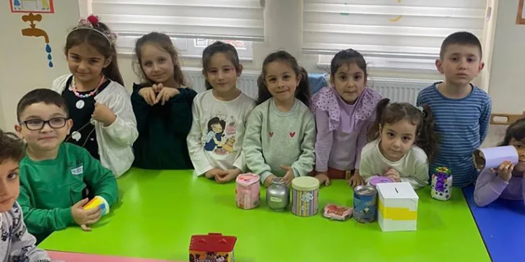 Miniklerden Filistin’e anlamlı bağış