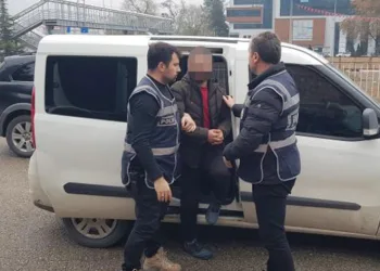Hırsızlık şüphelisi suçu gazeteciye attı