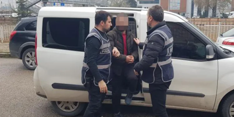 Hırsızlık şüphelisi suçu gazeteciye attı