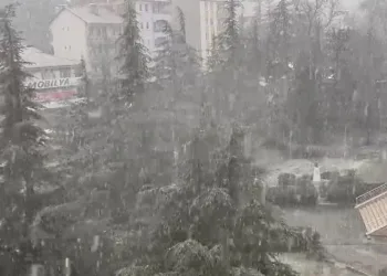 Çameli’nde yoğun kar yağışı etkili oluyor