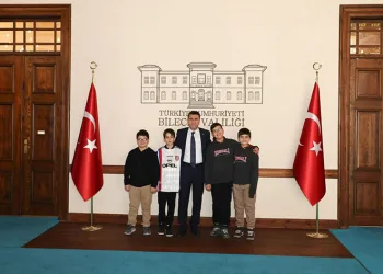 Miniklerden iadeiziyaret