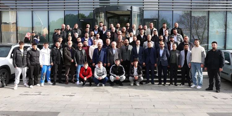 AK Parti’ye 752 yeni üye katıldı