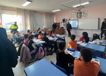 Minik öğrencilere polislik mesleği tanıtıldı